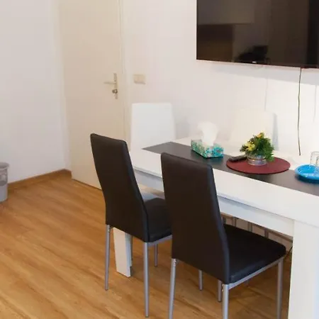 Apartment Am Gutspark Prager Gbr *