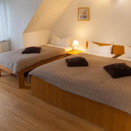 Am Gutspark Prager Gbr Apartment
