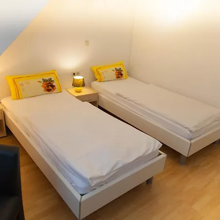 Am Gutspark Prager Gbr Apartment
