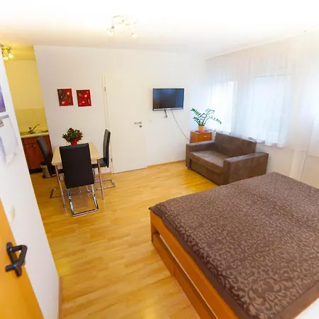 Apartment Am Gutspark Prager Gbr