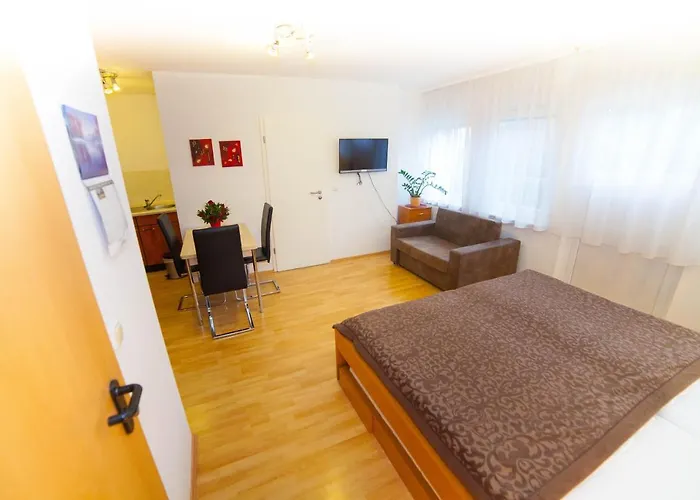 公寓 Am Gutspark Prager Gbr