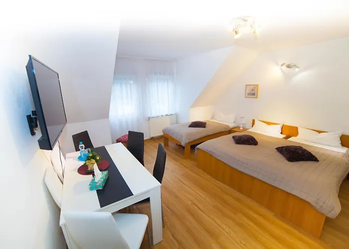 Am Gutspark Prager Gbr 公寓