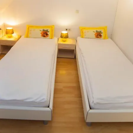 Am Gutspark Berthold Andre Und Ursula Prager Gbr Appartement Leipzig