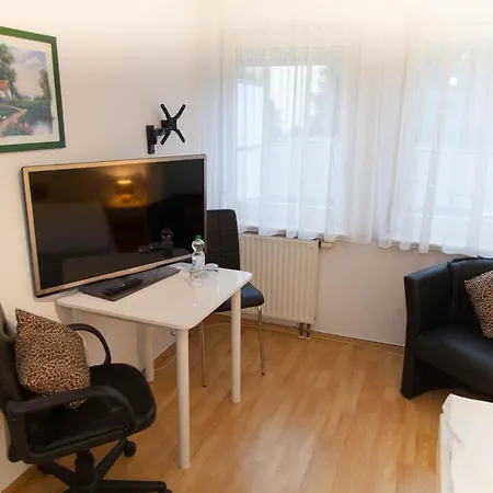 Am Gutspark Prager Gbr *