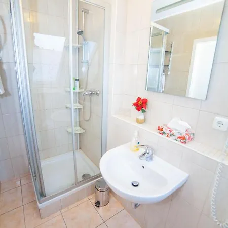 Am Gutspark Prager Gbr *