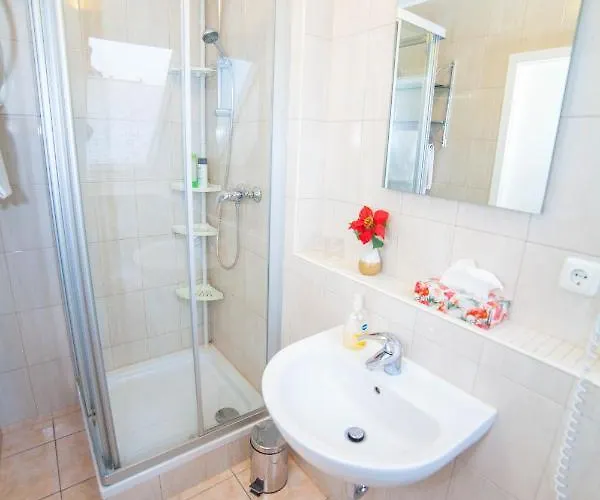 Am Gutspark Prager Gbr *